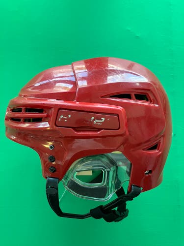Red Youth Bauer Re-Akt 100 Helmet (Used)