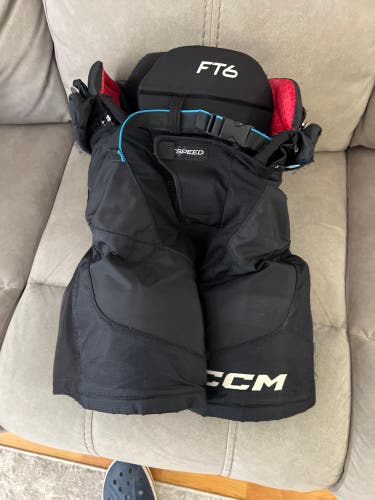 Junior Small CCM Jetspeed ft6 Hockey Pants (Used)