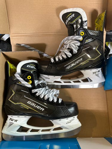 2024 Bauer Supreme M30 Hockey Skates Extra Wide Width 6.5 (Used)