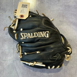 Black Spalding RH Baseball Glove 9.5" (Used)
