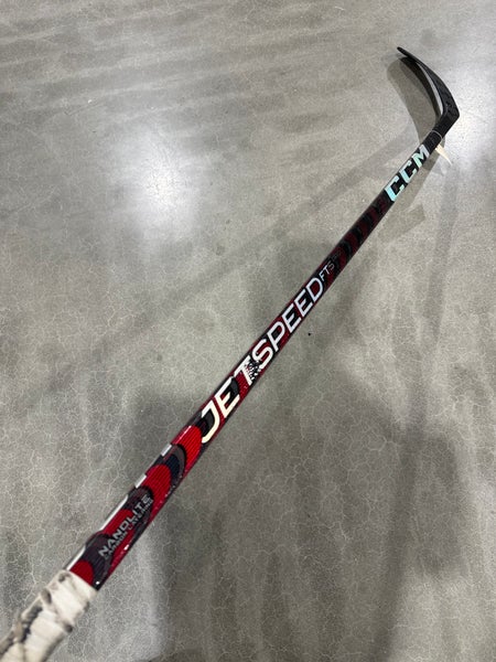 CCM JetSpeed FT5 Pro Hockey Stick | Intermediate RH P29 | 55' (Used)