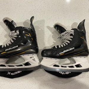Bauer Supreme M5 Pro Hockey Skates size 10 fit 2 (lightly Used) Fly-Ti Runner