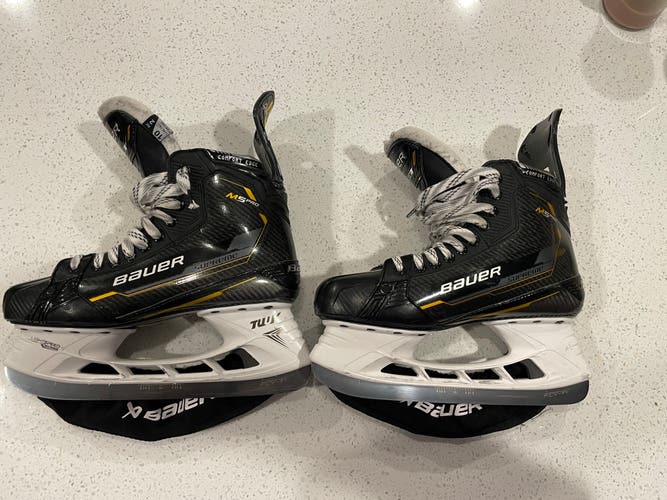 Bauer Supreme M5 Pro Hockey Skates size 10 fit 2 (lightly Used) Fly-Ti Runner