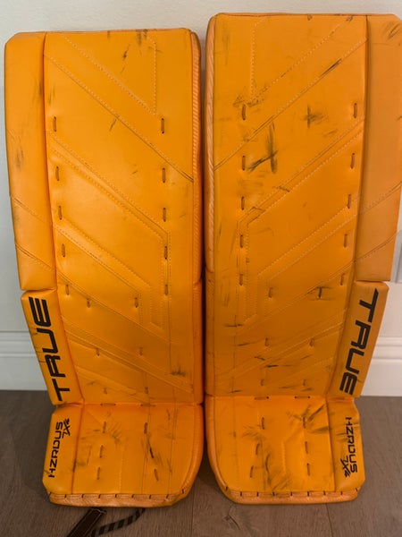 33" True HZRDUS 7X4 Goalie Leg Pads (Used)