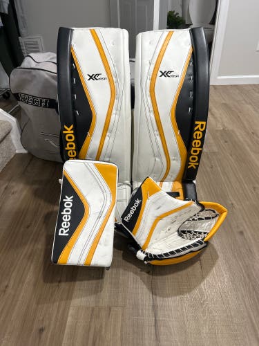35" Reebok XLT28 Regular Goalie Full Set (Used)