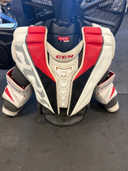 Medium CCM Eflex 5 pro Goalie Chest Protector (Used)