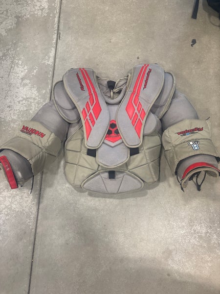 Vaughn VE8 Pro Carbon Goalie Chest Protector (Used) | Senior Small
