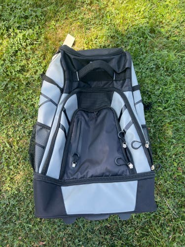 New Black Marucci Convoy Roller Bag