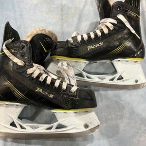 Senior CCM Tacks 3052 Hockey Skates Regular Width 6.5 (Used)
