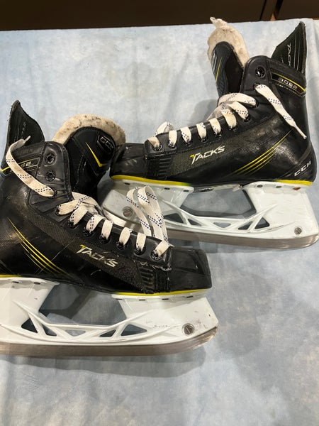Senior CCM Tacks 3052 Hockey Skates Regular Width 6.5 (Used)