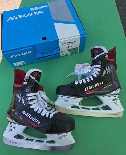 New Senior Bauer Vapor X4 Hockey Skates | Size 8 Fit 3