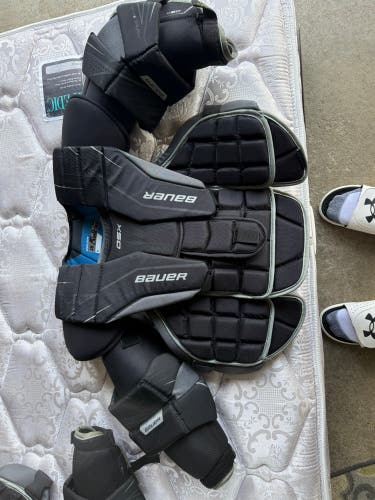 Large/Extra Large 2022 Bauer GSX Goalie Chest Protector (Used)
