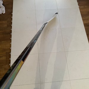 Junior True catalyst 9x3 Right Handed Hockey Stick (Used)
