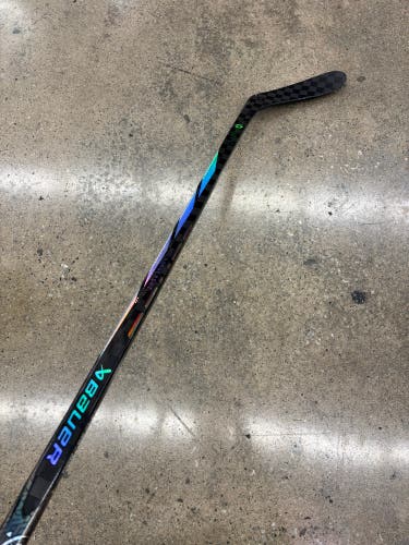Intermediate Bauer Proto R Hockey Stick Right Handed P28