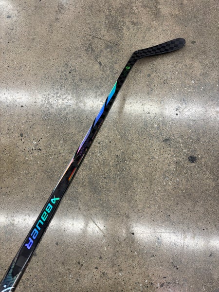 Intermediate Bauer Proto R Hockey Stick Right Handed P28