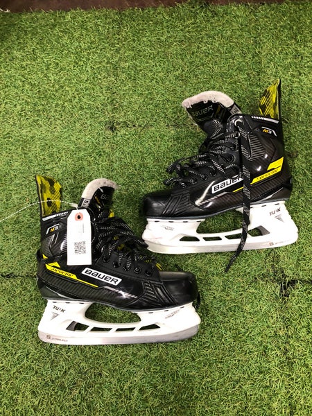 Intermediate Bauer Supreme M3 Hockey Skates Regular Width Size 5.5 (Used)