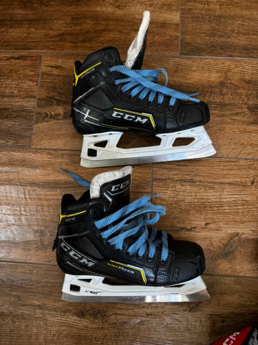 CCM Super Tacks 9370 Hockey Goalie Skates Size 4 (Used)