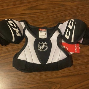 CCM Hockey 17k Youth Shoulder Pads, Size Youth Small