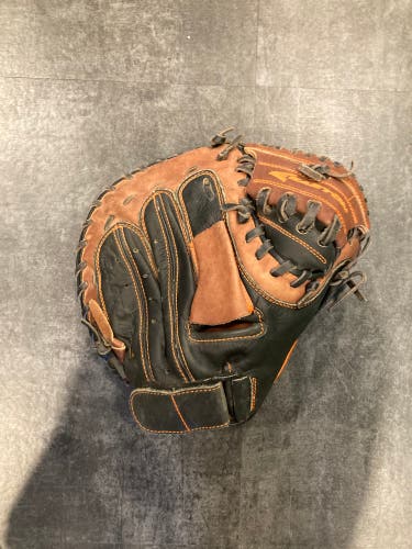 Easton Mako RH Catcher's Baseball Glove 31" (Used)