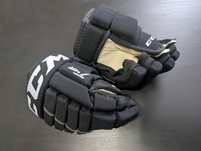 CCM 4-Roll Gloves 9" (New)