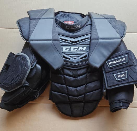 Medium CCM Premier R1.9 Goalie Chest Protector (Used)
