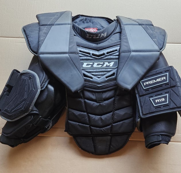 Medium CCM Premier R1.9 Goalie Chest Protector (Used)
