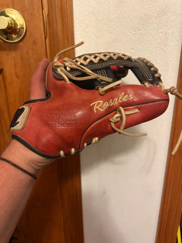 2023 Marucci Capitol Series Custom RH Pitcher's Baseball Glove 12" (Used)