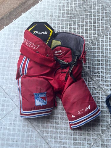 Junior Large CCM Tacks 65c Connecticut Junior Rangers Hockey Pants (Used)