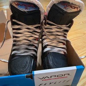 2024 Bauer Vapor 5x pro Hockey Skates Size 2.5 (Used)