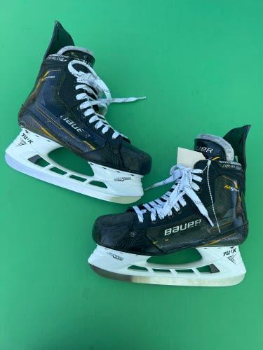 Senior Bauer Supreme M5 Pro Hockey Skates | Size 9.5 Fit 1