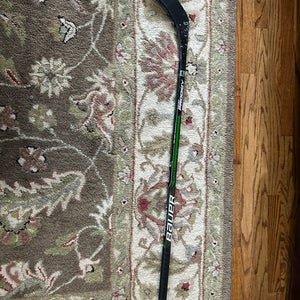 Youth Bauer Prodigy Right Handed Hockey Stick (Used)