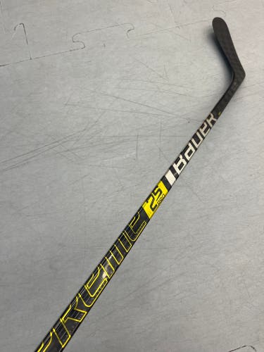 Senior Bauer Supreme 2S Pro Hockey Stick Left Hand P92