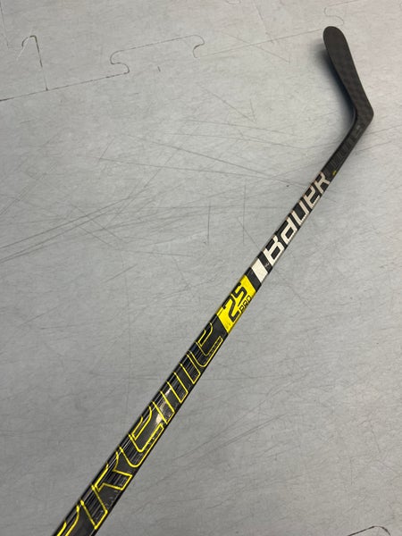 Senior Bauer Supreme 2S Pro Hockey Stick Left Hand P92