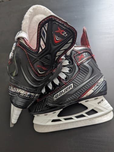 Bauer Vapor X2.7 Hockey Skates Regular Width 9 (Used)
