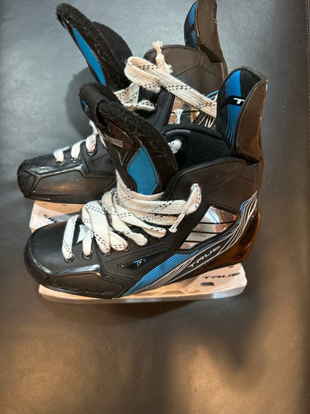 True TF7 Hockey Skates Regular Width Size 5 (Used)