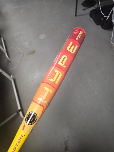 2025 Easton Hype Fire USABat Certified Bat (-5) 26 oz 31" (New)