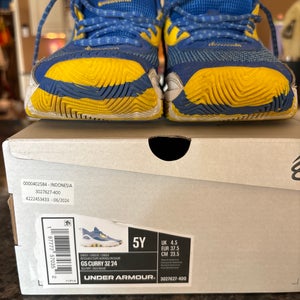 Kid's 5Y (Big Kids / Youth) Under Armour Shoes (Used)