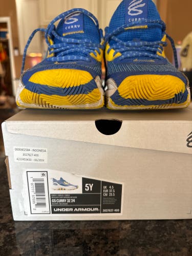 Kid's 5Y (Big Kids / Youth) Under Armour Shoes (Used)