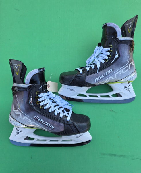 Senior Bauer Vapor Hyperlite Hockey Skates | Size 10.5 Fit 1