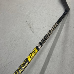 Senior Bauer Supreme 2S Pro Hockey Stick Left Hand P28 | 65"