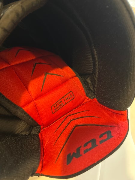 Youth Medium CCM Hockey Pants (Used)