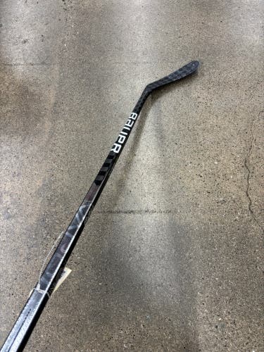 Senior Bauer Vapor Hyperlite Hockey Stick Right Handed Pro Stock