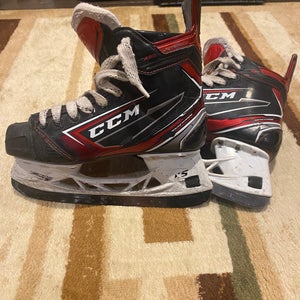 2019 CCM JetSpeed FT480 Hockey Skates Regular Width Size 5.5 (Used)