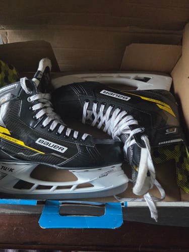 Bauer Supreme M3 Hockey Skates Regular Width 9 (Used)