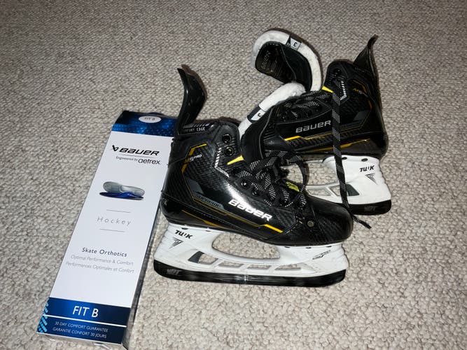 Bauer Supreme M5 Pro Hockey Skates Extra Wide Width Size 3 (Used) with Bauer Aetrex insoles