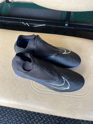 Women's Size M 9.0 (W 10.0) Nike Cleats (Used)