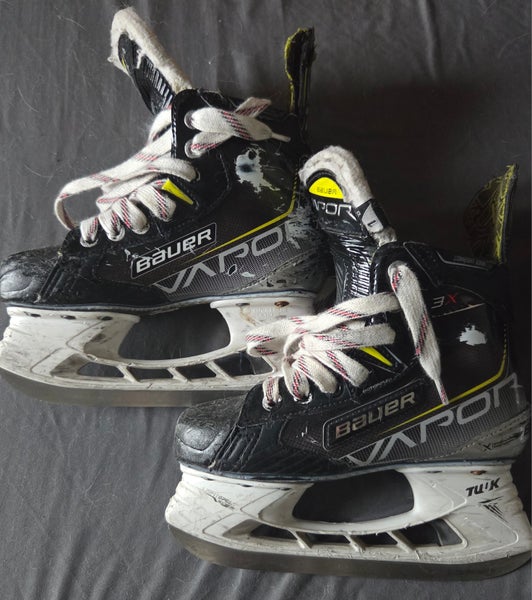 Bauer Vapor 3X Hockey Skates Regular Width Size 1 (Used)