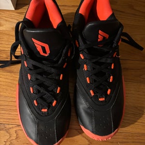 Men's Size M 9.0 (W 10.0) Adidas Shoes (Used)