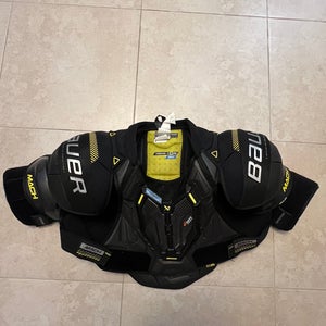 Men's Medium Senior Bauer Supreme Mach Shoulder Pads (New)