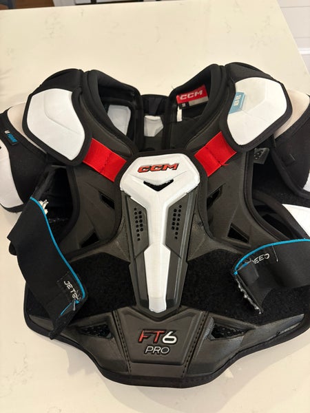 Small Senior CCM Jetspeed FT6 Pro Shoulder Pads (Used)